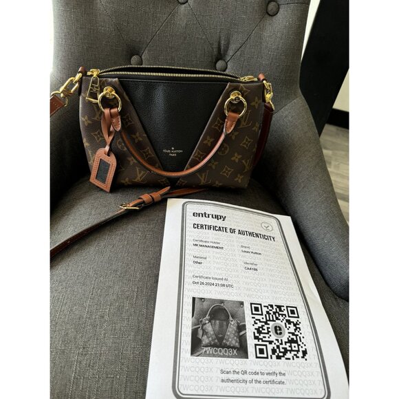 LOUIS VUITTON Monogram V Tote BB - Picture 12 of 13